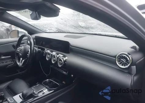 2019 Mercedes-Benz A 220 4Matic z USA, uszkodzony, nr VIN WDD3G4FB9KW009181